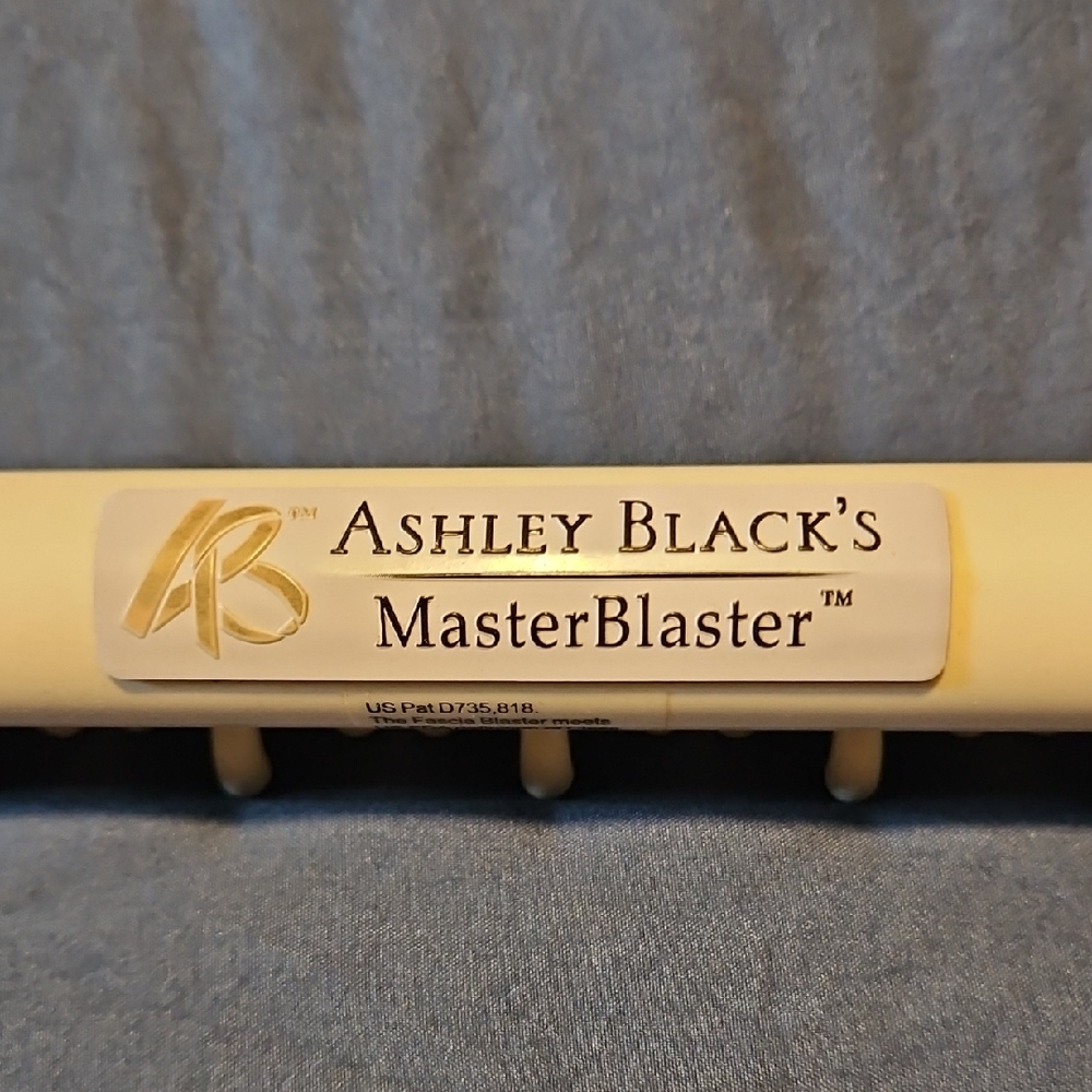 's MasterBlaster in Cream